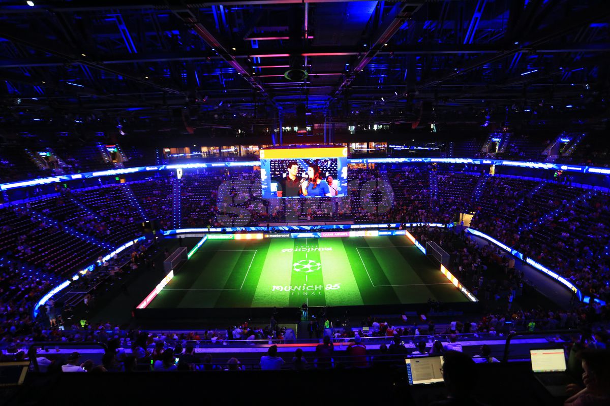 35 de Champions League pe teren la Munchen! Imagini colosale cu „grăsuții": de la Roberto Carlos la Mendieta sau Ribery