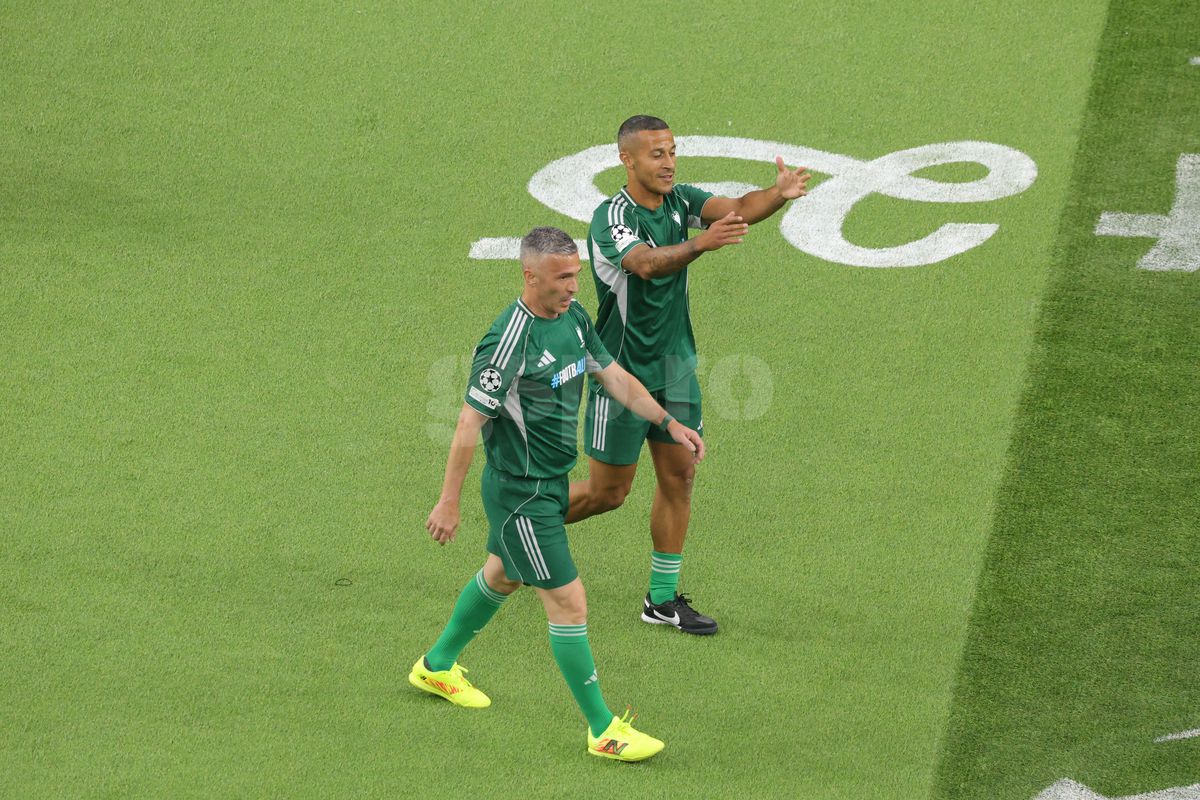 35 de Champions League pe teren la Munchen! Imagini colosale cu „grăsuții": de la Roberto Carlos la Mendieta sau Ribery