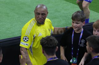 35 de Champions League pe teren la Munchen! Imagini colosale cu „grăsuții": de la Roberto Carlos la Mendieta sau Ribery