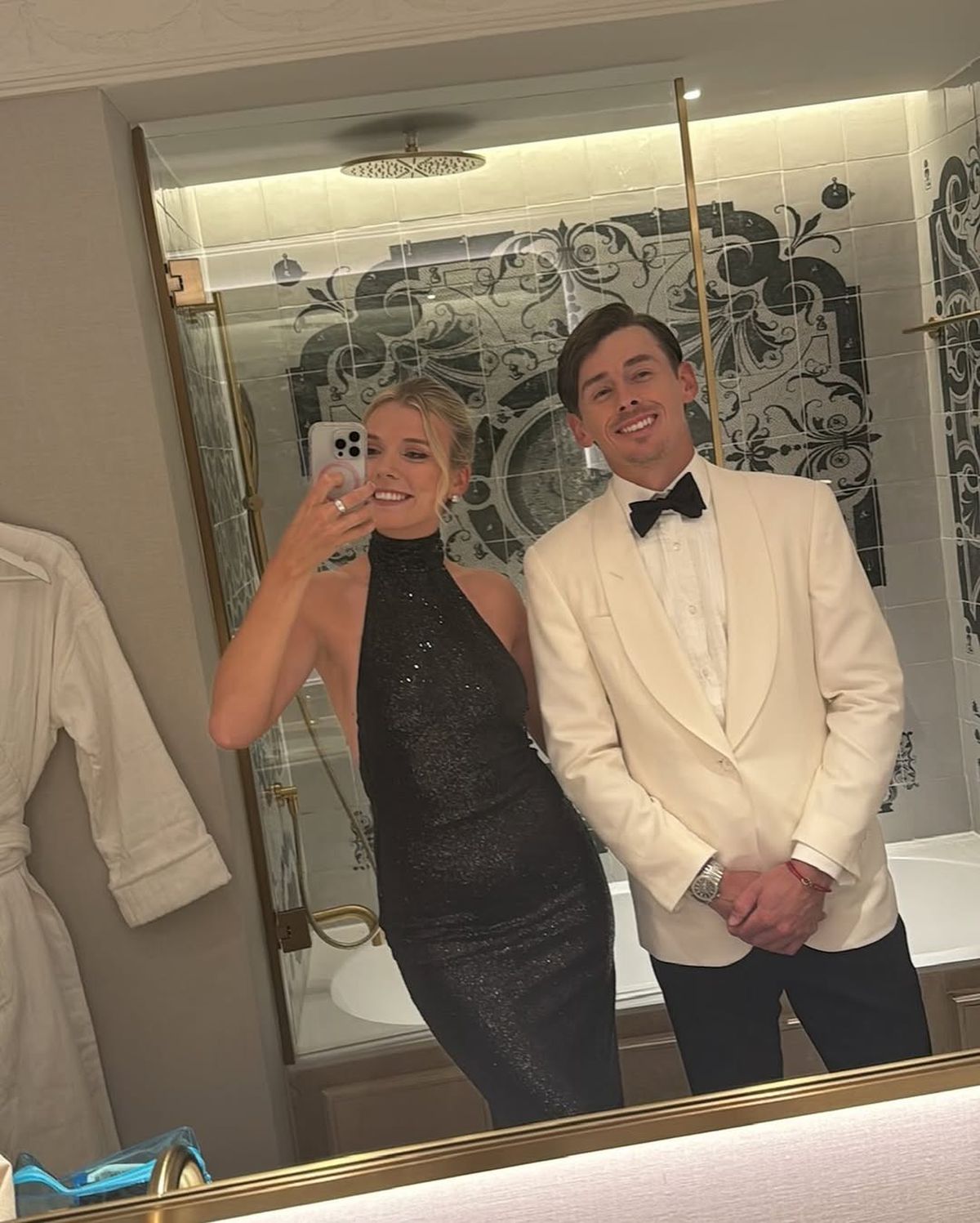 Consolat de iubita tenismenă după eșecul-surpriză de la Roland Garros » Camerele de supraveghere au surprins scena, imaginile au ajuns pe internet