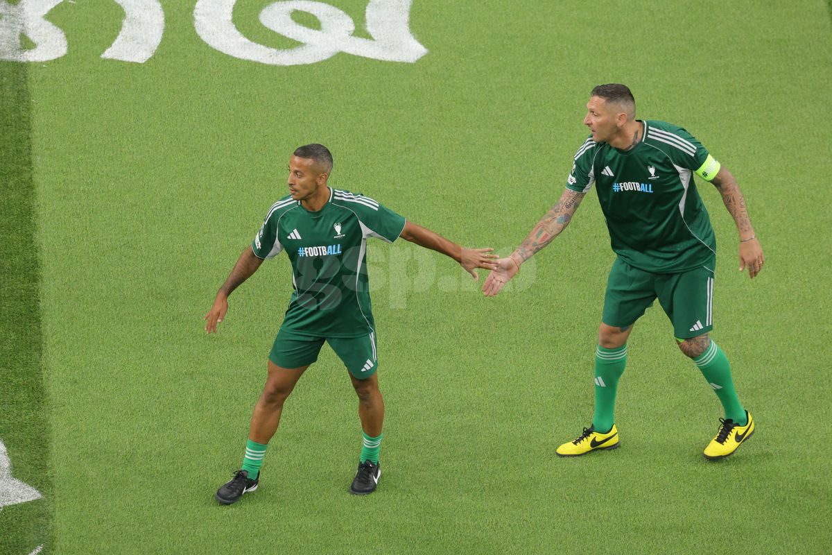 35 de Champions League pe teren la Munchen! Imagini colosale cu „grăsuții": de la Roberto Carlos la Mendieta sau Ribery