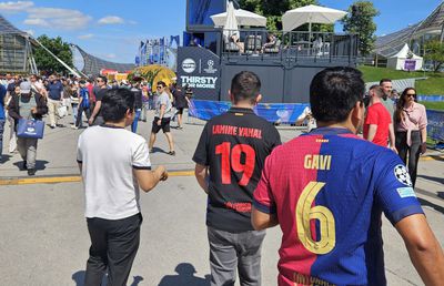 Țeapă! Finala blaugrana care n-a fost: sute de fani ai Barcelonei sunt la Munchen pentru Inter - PSG