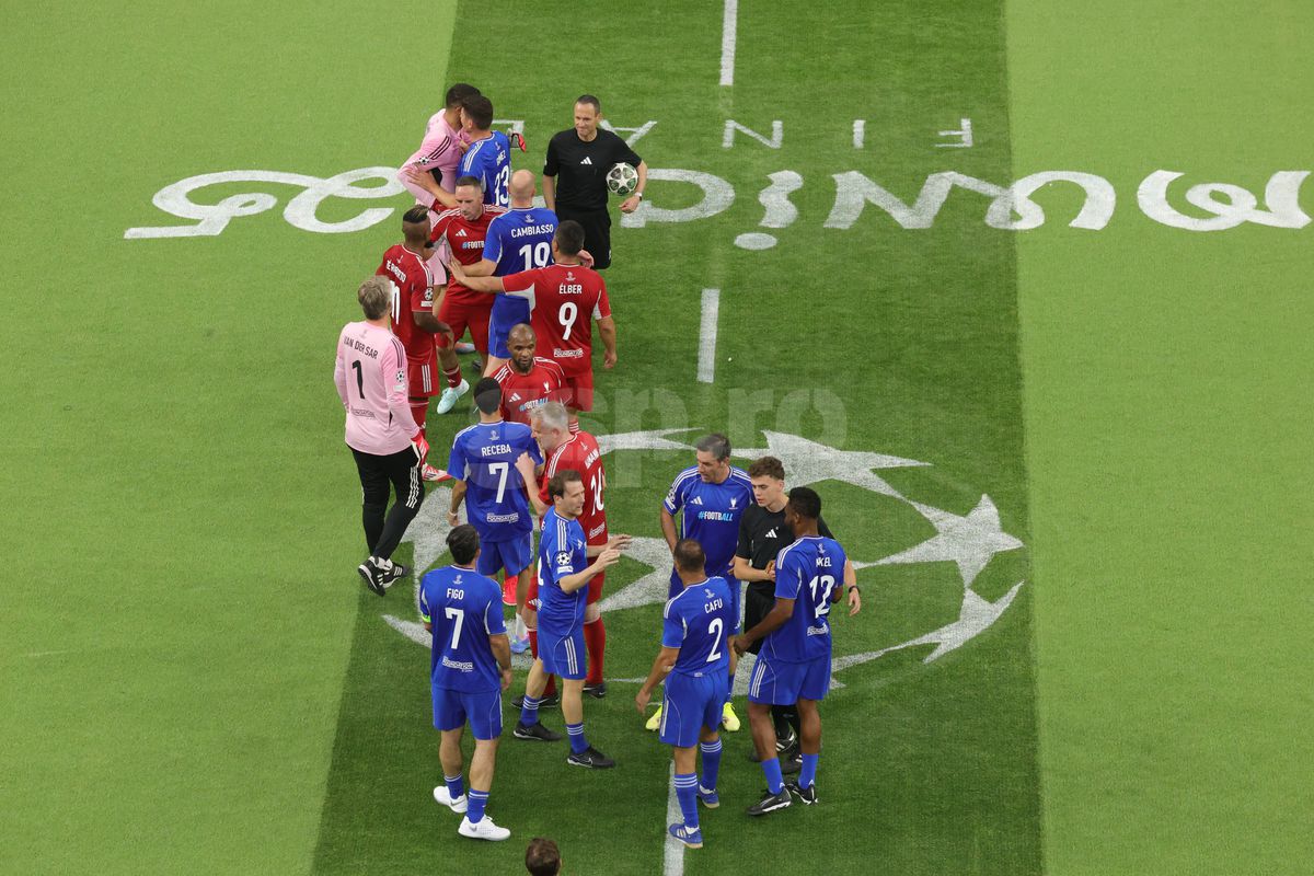 35 de Champions League pe teren la Munchen! Imagini colosale cu „grăsuții": de la Roberto Carlos la Mendieta sau Ribery