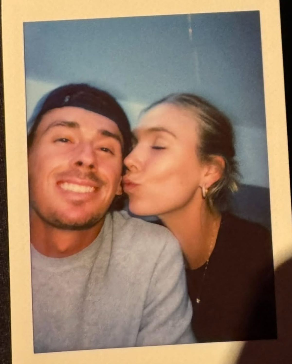 Consolat de iubita tenismenă după eșecul-surpriză de la Roland Garros » Camerele de supraveghere au surprins scena, imaginile au ajuns pe internet