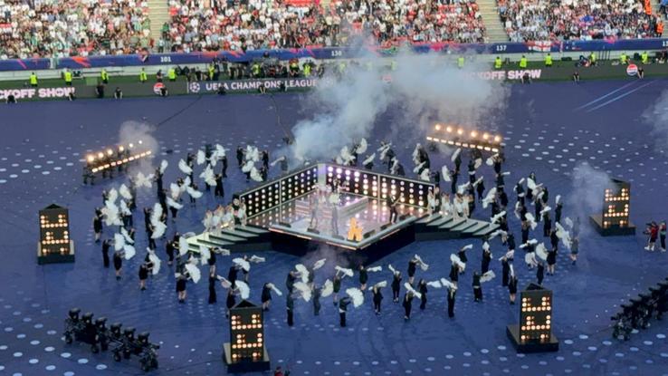 Spectacol grandios înainte de startul meciului PSG – Arsenal » Rockerii de la „The Killers”, show total la finală