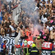 PSG-Arsenal. Ultrașii lui PSG s-au dezbrăcat la pielea goală pe Puskás Aréna. Foto: Ionuț Iordache (GSP.RO)