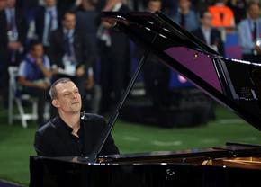 Un celebru pianist la New York a fost invitat să cânte pe Puskas Arena » Va deschide finala pentru a doua oară!
