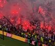 Imaginile cenzurate de UEFA la televizor! » Haos total după golul lui Dembélé: poliția a intrat în forță pe stadion. Foto: Andrei Crăițoiu (GSP.RO)