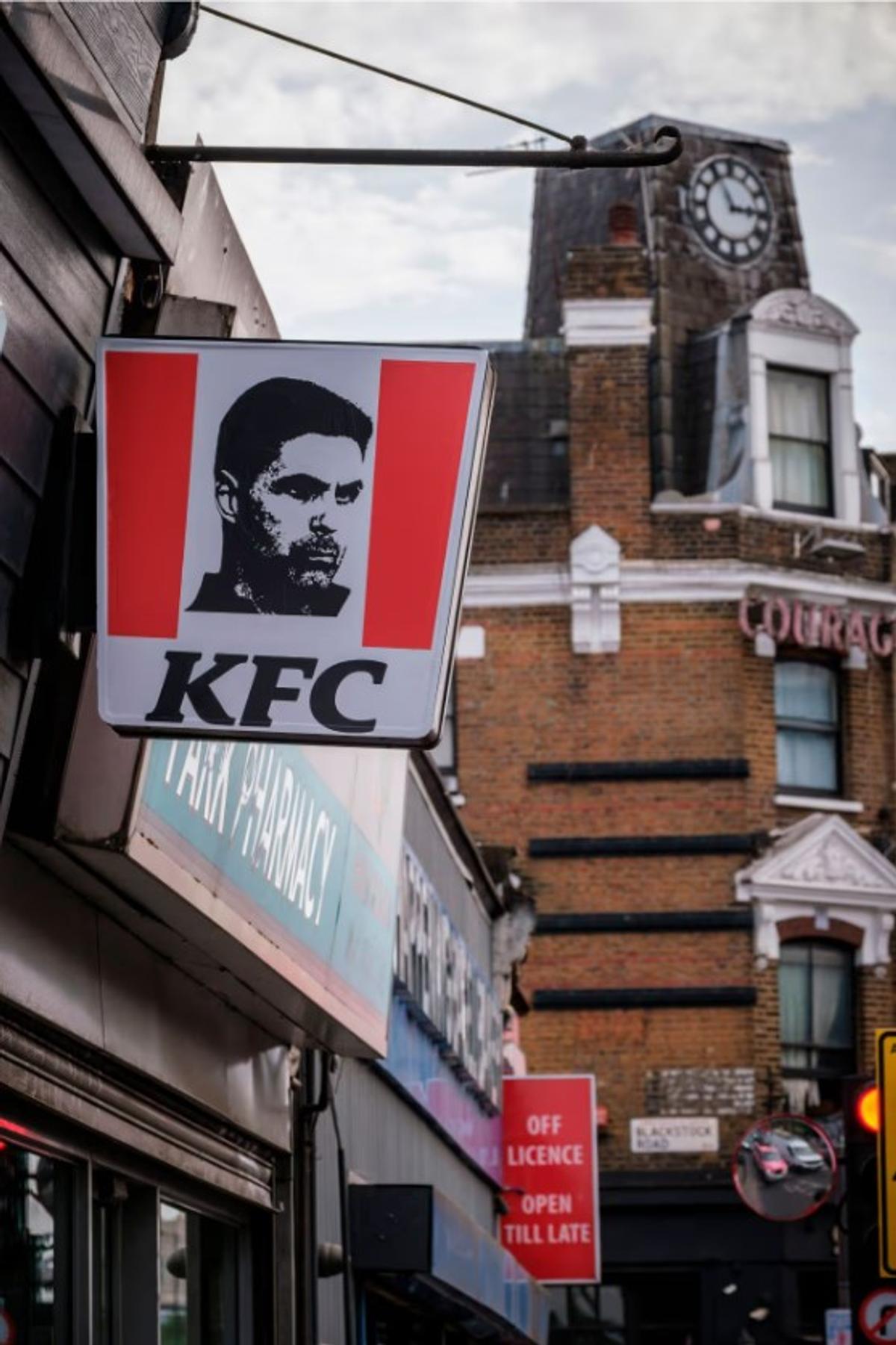KFC s-a rebranduit cu Mikel Arteta ca imaginea celebrului lanț fast food