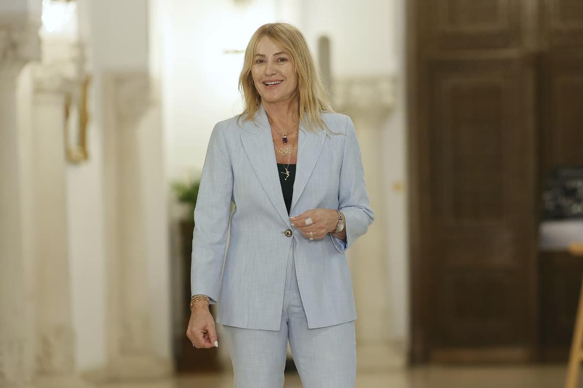 Nadia Comăneci, decorată cu Ordinul Naţional „Steaua României" în grad de Mare Cruce