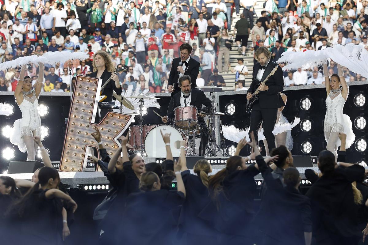 Spectacol grandios înainte de PSG – Arsenal » Rockerii de la „The Killers”, show total la Budapesta