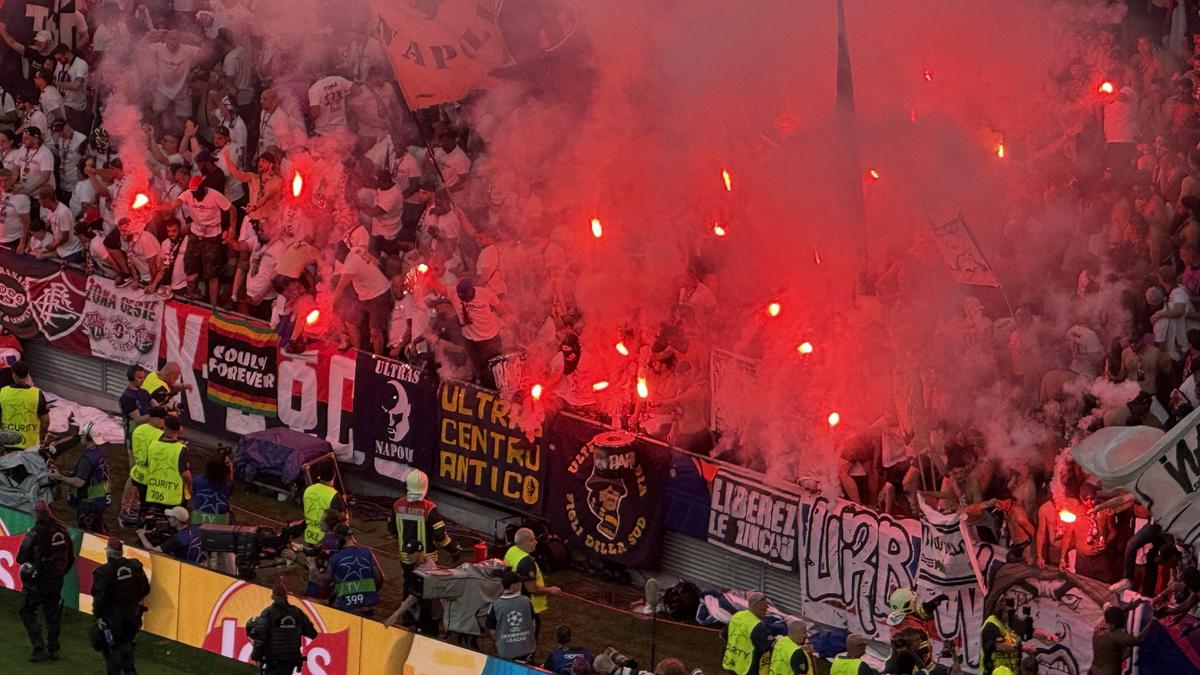Imaginile cenzurate de UEFA la televizor! » Haos total după golul lui Dembele: poliția a intrat în forță pe stadion