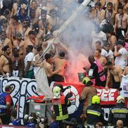 PSG-Arsenal. Ultrașii lui PSG s-au dezbrăcat la pielea goală pe Puskás Aréna. Foto: Ionuț Iordache (GSP.RO)