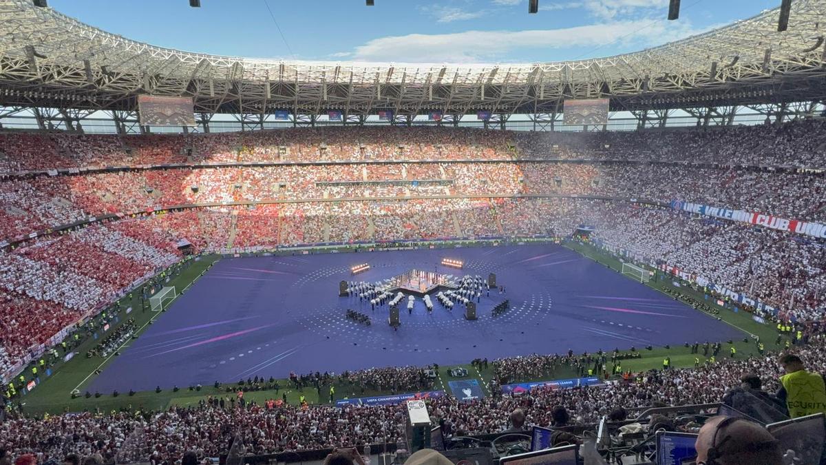 Spectacol grandios înainte de PSG – Arsenal » Rockerii de la „The Killers”, show total la Budapesta