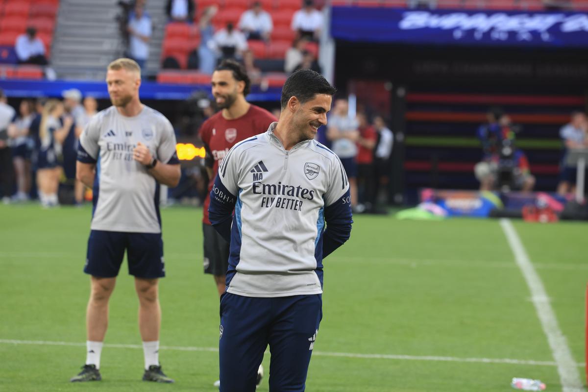 Imagini de la antrenamentul oficial al lui Arsenal