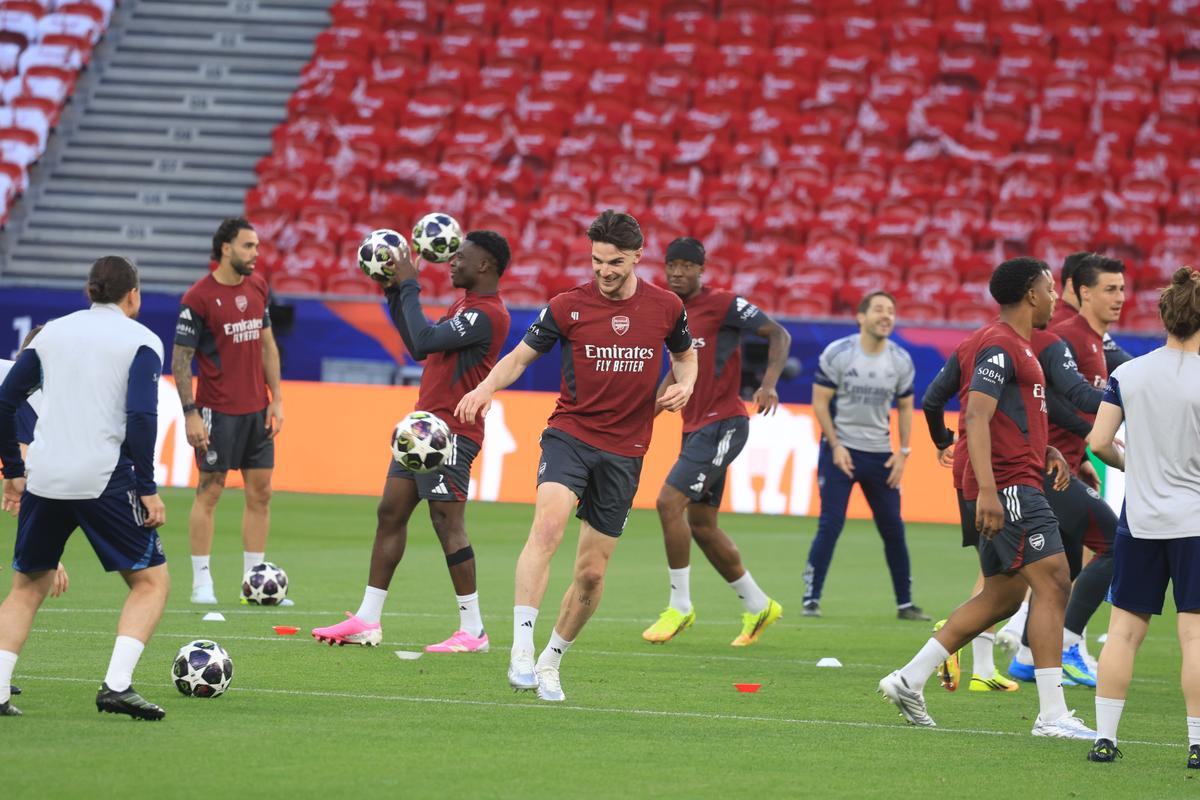Imagini de la antrenamentul oficial al lui Arsenal