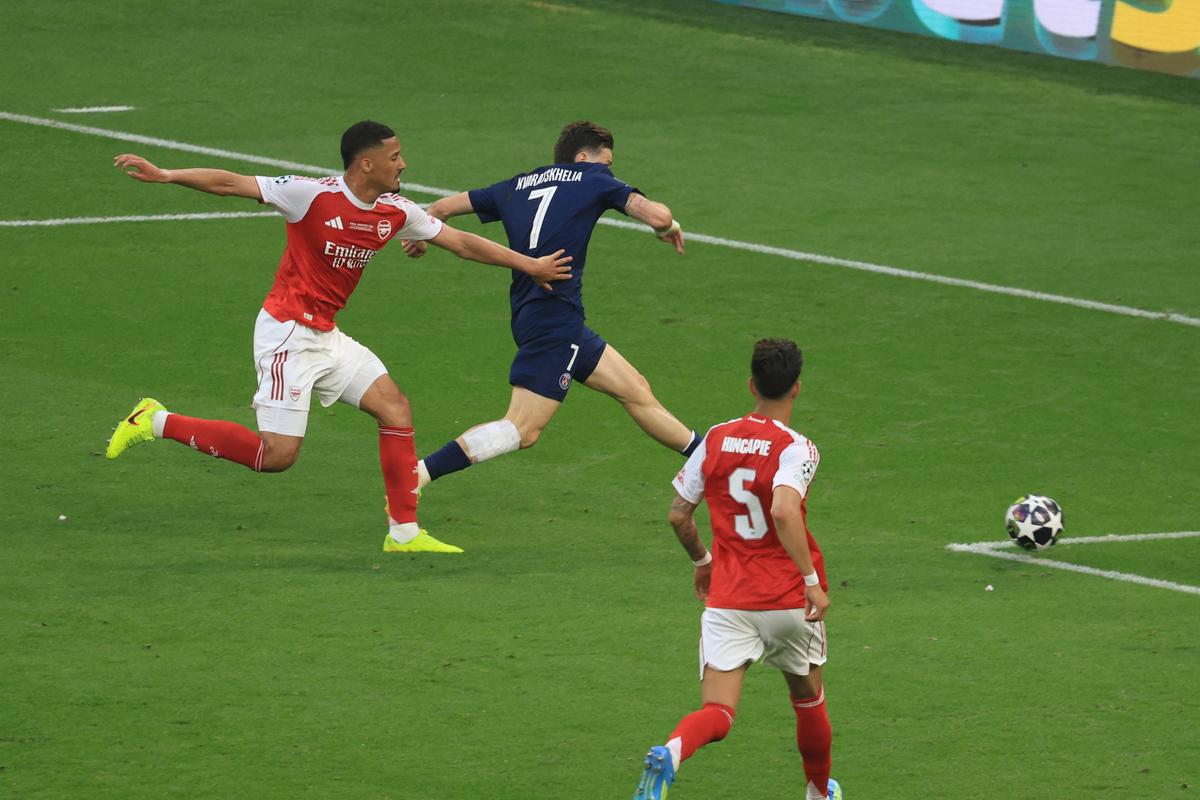 Reacțiile presei din Marea Britanie, după ce Arsenal a capotat la lovituri de departajare în finala Ligii Campionilor: „Inimi frânte”