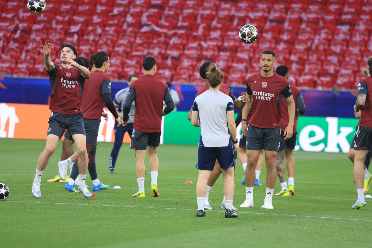 Imagini de la antrenamentul oficial al lui Arsenal