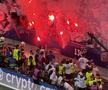 Imaginile cenzurate de UEFA la televizor! » Haos total după golul lui Dembélé: poliția a intrat în forță pe stadion. Foto: Andrei Crăițoiu (GSP.RO)