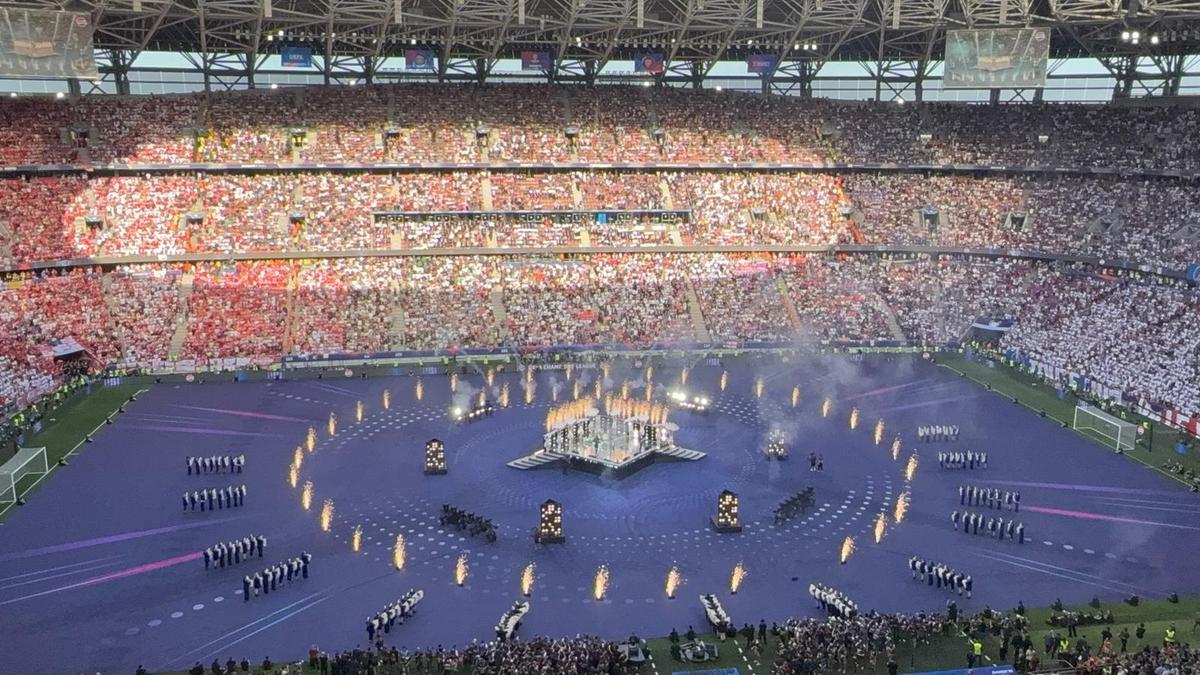 Spectacol grandios înainte de PSG – Arsenal » Rockerii de la „The Killers”, show total la Budapesta