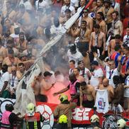 PSG-Arsenal. Ultrașii lui PSG s-au dezbrăcat la pielea goală pe Puskás Aréna. Foto: Ionuț Iordache (GSP.RO)