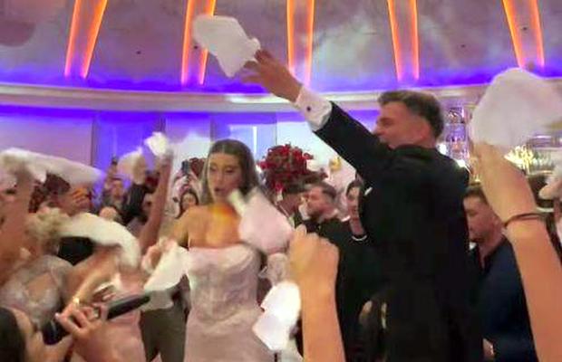 Singurul dinamovist care a cântat și a dansat aseară, după eșecul cu FCSB: „Asta-i nunta de 5 stele!”