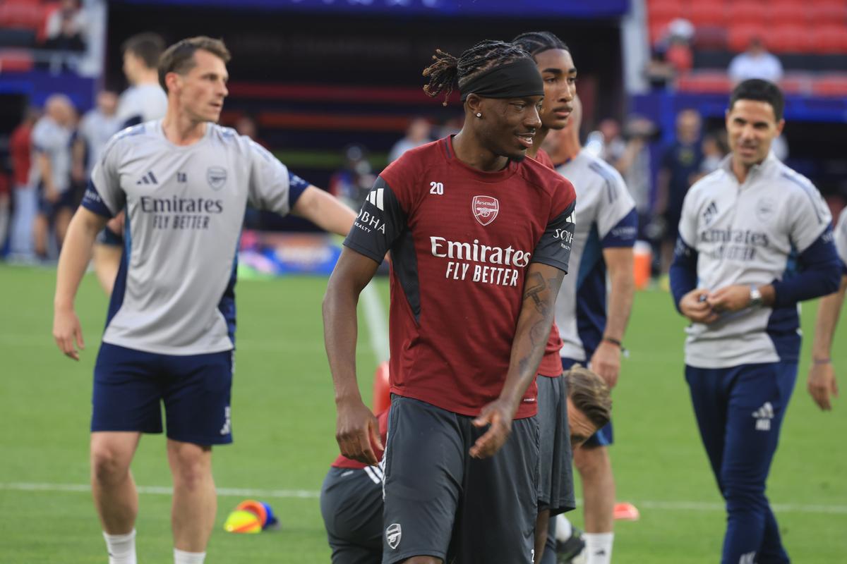Imagini de la antrenamentul oficial al lui Arsenal