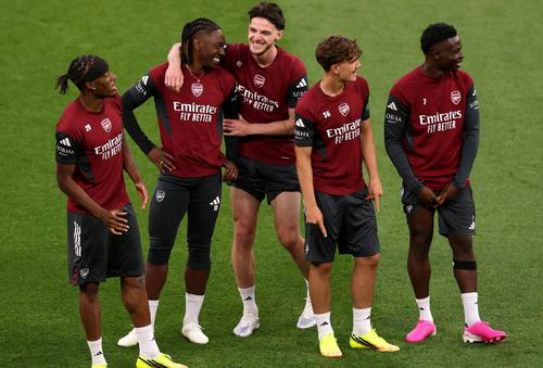 Madueke, primul din stânga, alături de Eze, Rice, Dowman și Saka / FOTO: GettyImages