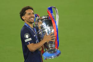 Imaginea zilei la Budapesta! Ce făcea Marquinhos, căpitanul lui PSG, în timp ce colegii lui declanșaseră sărbătoarea