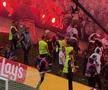 Imaginile cenzurate de UEFA la televizor! » Haos total după golul lui Dembélé: poliția a intrat în forță pe stadion. Foto: Andrei Crăițoiu (GSP.RO)