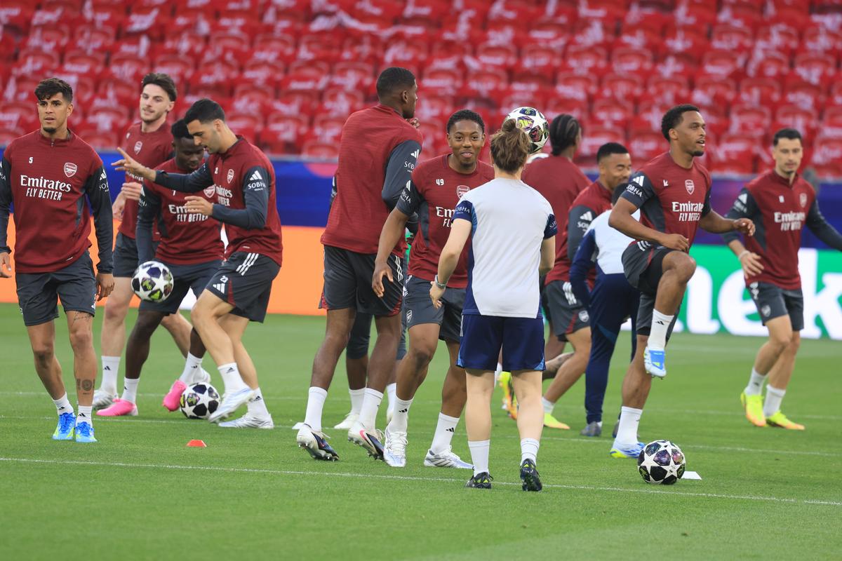 Imagini de la antrenamentul oficial al lui Arsenal