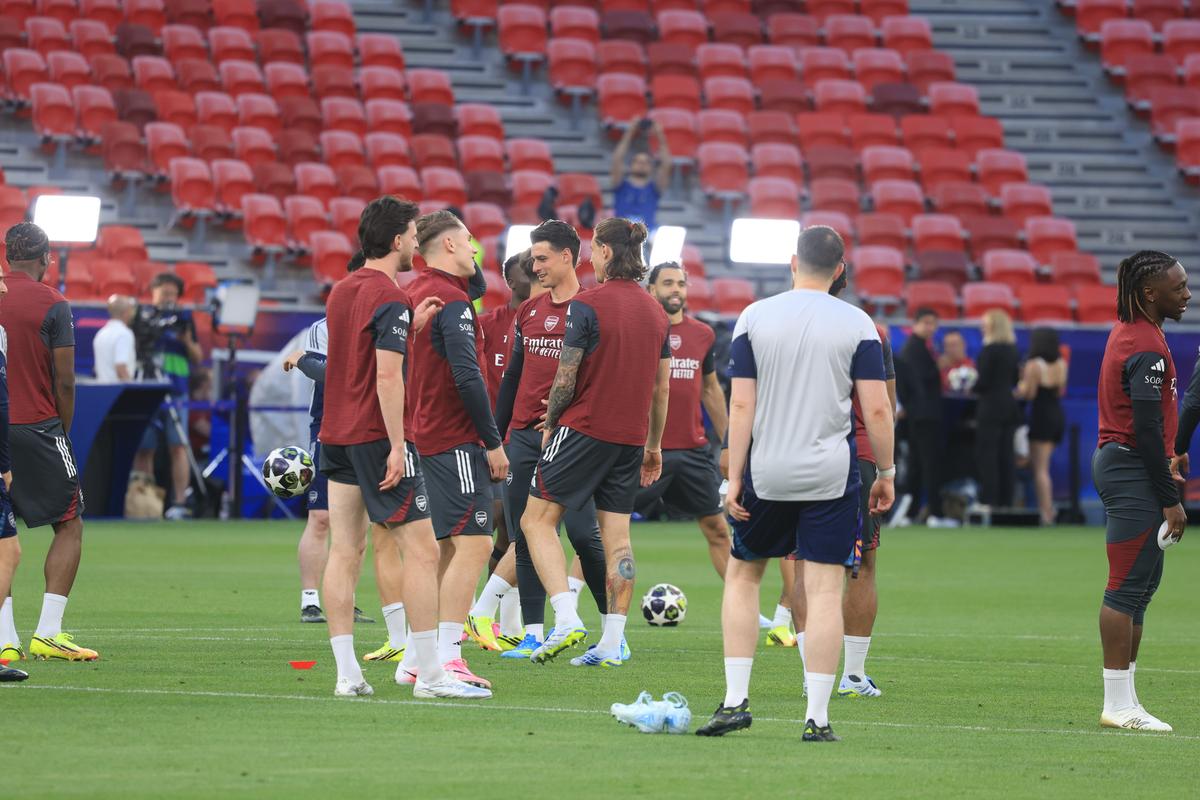 Imagini de la antrenamentul oficial al lui Arsenal