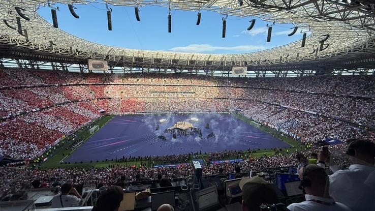 Spectacol grandios înainte de startul meciului PSG – Arsenal » Rockerii de la „The Killers”, show total la finală