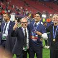 Nasser Al-Khelaïfi i-a rugat pe fani să se bucure cu măsură până când echipa se întoarce la Paris // foto: X @Actu Foot