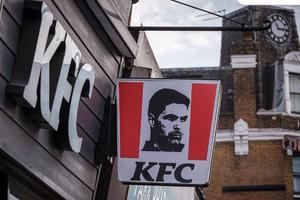 Pe aripile victoriei din Anglia spre Budapesta  » Mikel Arteta a fost ridicat la grad de „colonel” la Londra!