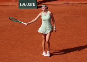 Surprize pe linie la Roland Garros! O jucătoare din top 10 mondial a fost eliminată de o favorită a publicului