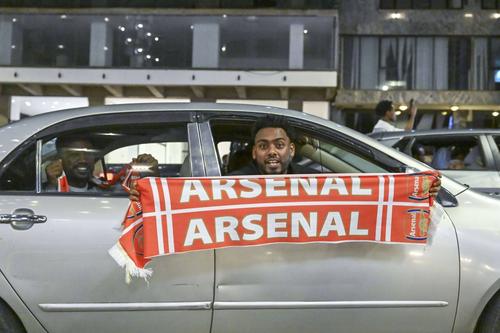 Mai mulți suporteri ai lui Arsenal au preferat să aterizeze la București și să plece de aici spre Budapesta, pentru a ieși mai ieftin. Foto: Imago Images