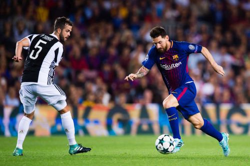 Pjanic a fost prins pe picior greșit de Messi // FOTO Guliver/GettyImages