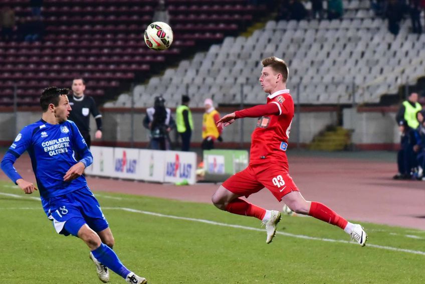 Dinamo pregătește trei mari surprize pe piața transferurilor. E aproape să îl păstreze pe bulgarul Antoni Ivanov (26 de ani), iar la antrenamente s-au prezentat mijlocașii Valentin Lazăr (32 de ani) și Neluț Roșu (28 de ani).