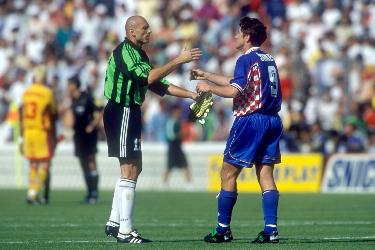 24 de ani de la ultimul meci al României la Mondiale » „Ori luăm exemplul Ungariei, ori adio fotbal!”