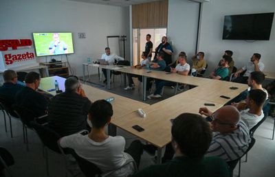 Lecție deschisă VAR în redacția GSP » Când decide „centralul” și când decide exclusiv arbitrul VAR + Situație specială la penalty