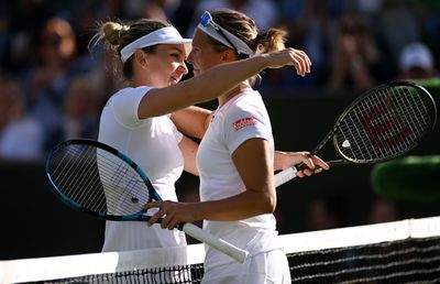 Moment emoționant: a început să plângă în brațele Simonei Halep!