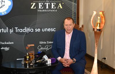 A apărut Pălinca „Helmut Duckadam” » Prețul e piperat: „Recomand să luați două. Valoarea va crește de 10 ori!”