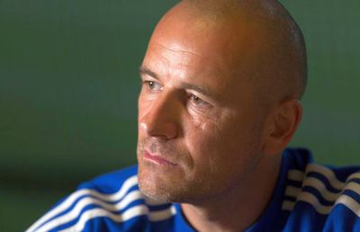 Confesiune cutremurătoare a lui Dan Vasilică: „Am avut cancer la ficat. Făceam chimioterapie rezemat de o chiuvetă, apoi conduceam ca să ajung la echipă, deși nici nu puteam să calc ambreiajul”