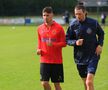 David Miculescu (stânga) a făcut alergări ușoare alături de Ovidiu Petre, analistul video de la FCSB (foto: Ionuț Iordache/GSP)