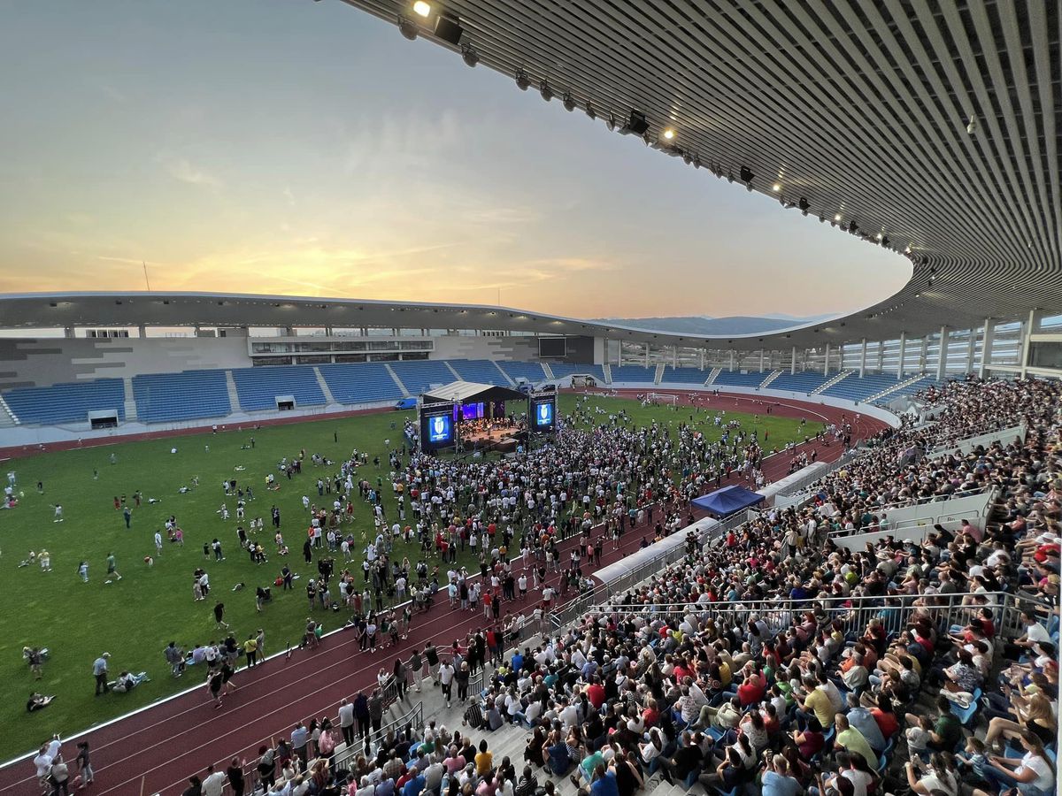 Festivitate de final de an școlar pe stadionul din Târgu Jiu