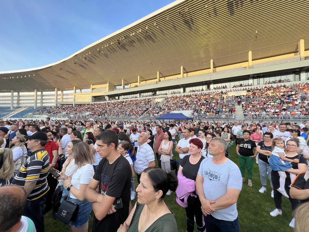 Festivitate de final de an școlar pe stadionul din Târgu Jiu
