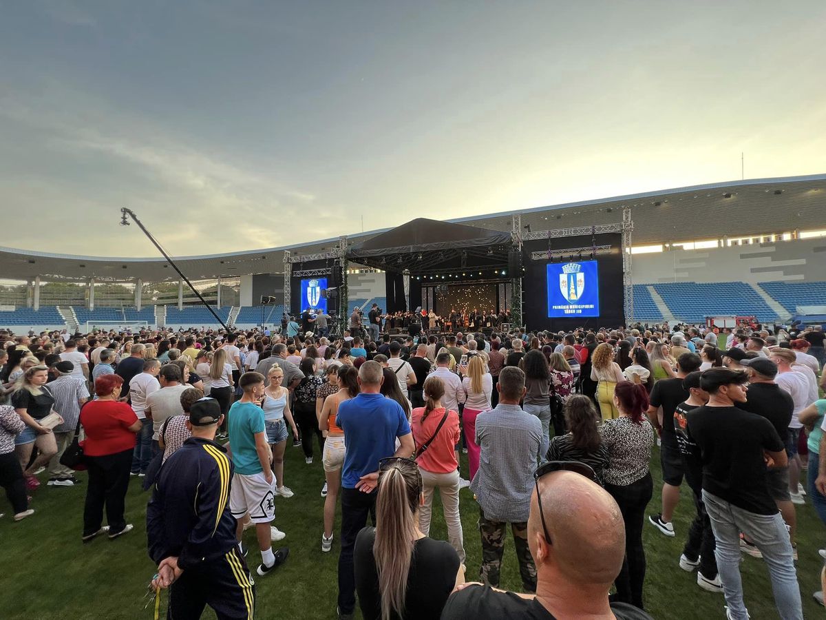 Festivitate de final de an școlar pe stadionul din Târgu Jiu