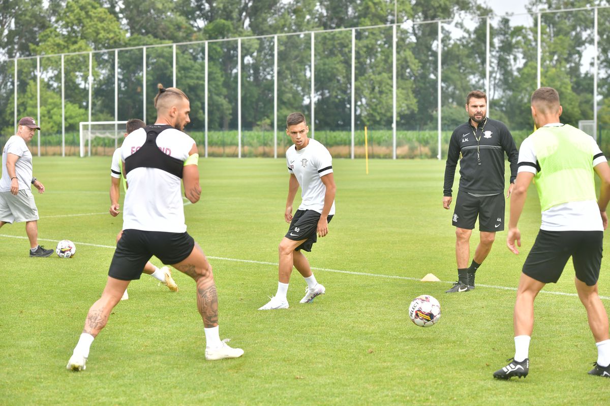 Interviu-eveniment cu Cătălin Cîrjan, puștiul adus de Rapid de la Arsenal: „David Luiz m-a învățat că dacă muncesc, mi se întoarce înzecit”