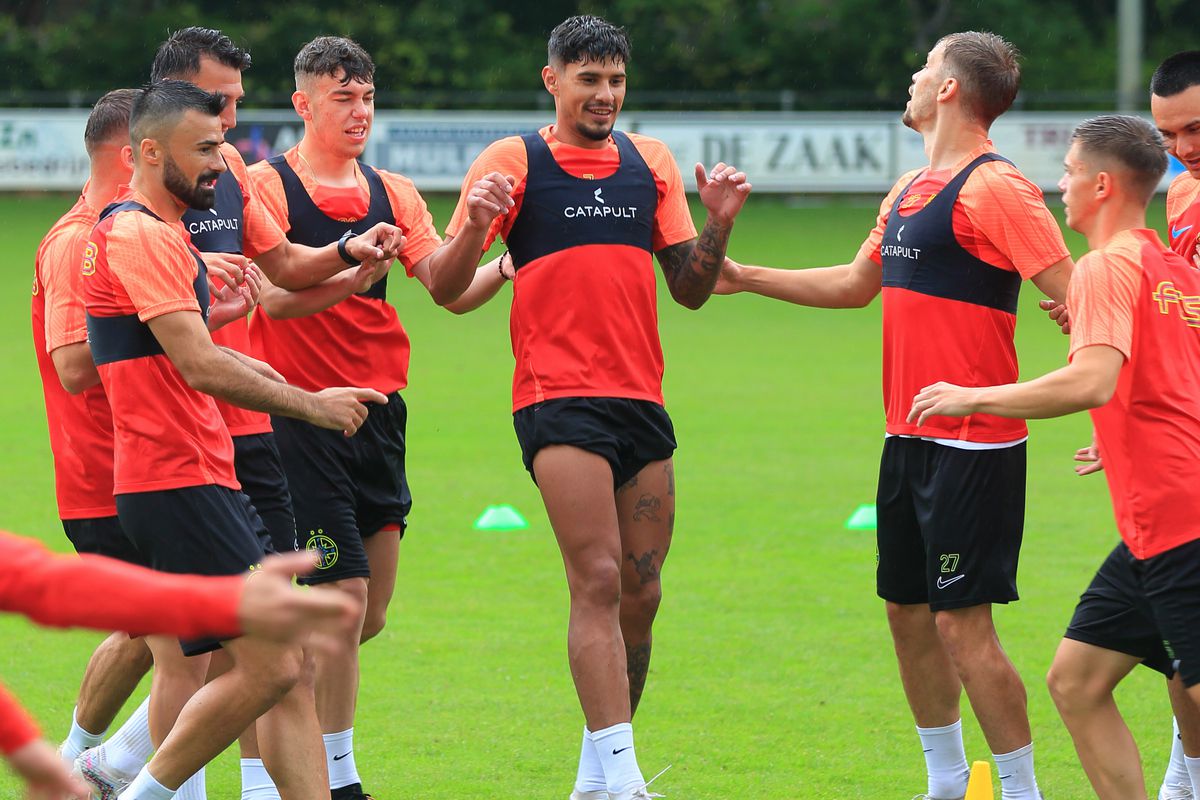 Caniculă la București, antrenament în ploaie pentru FCSB la Apeldoorn » Cele mai tari imagini din cantonamentul roș-albastru